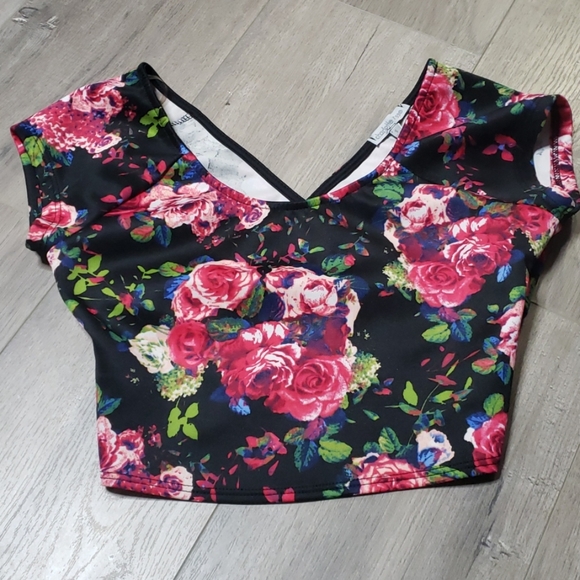 Charlotte Russe Tops - Charlotte Russe Floral Crop Top - Small